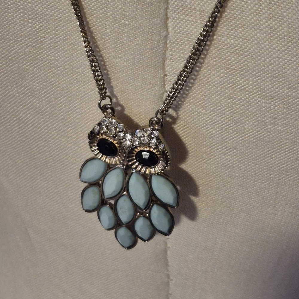 Blue Retro Owl Pendant Necklace - Picture 2 of 9
